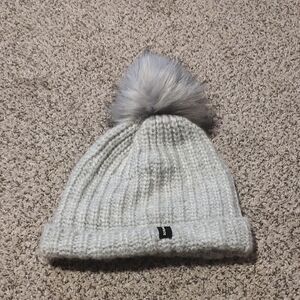 Cozy Gray Knit Pom-Pom Beanie
